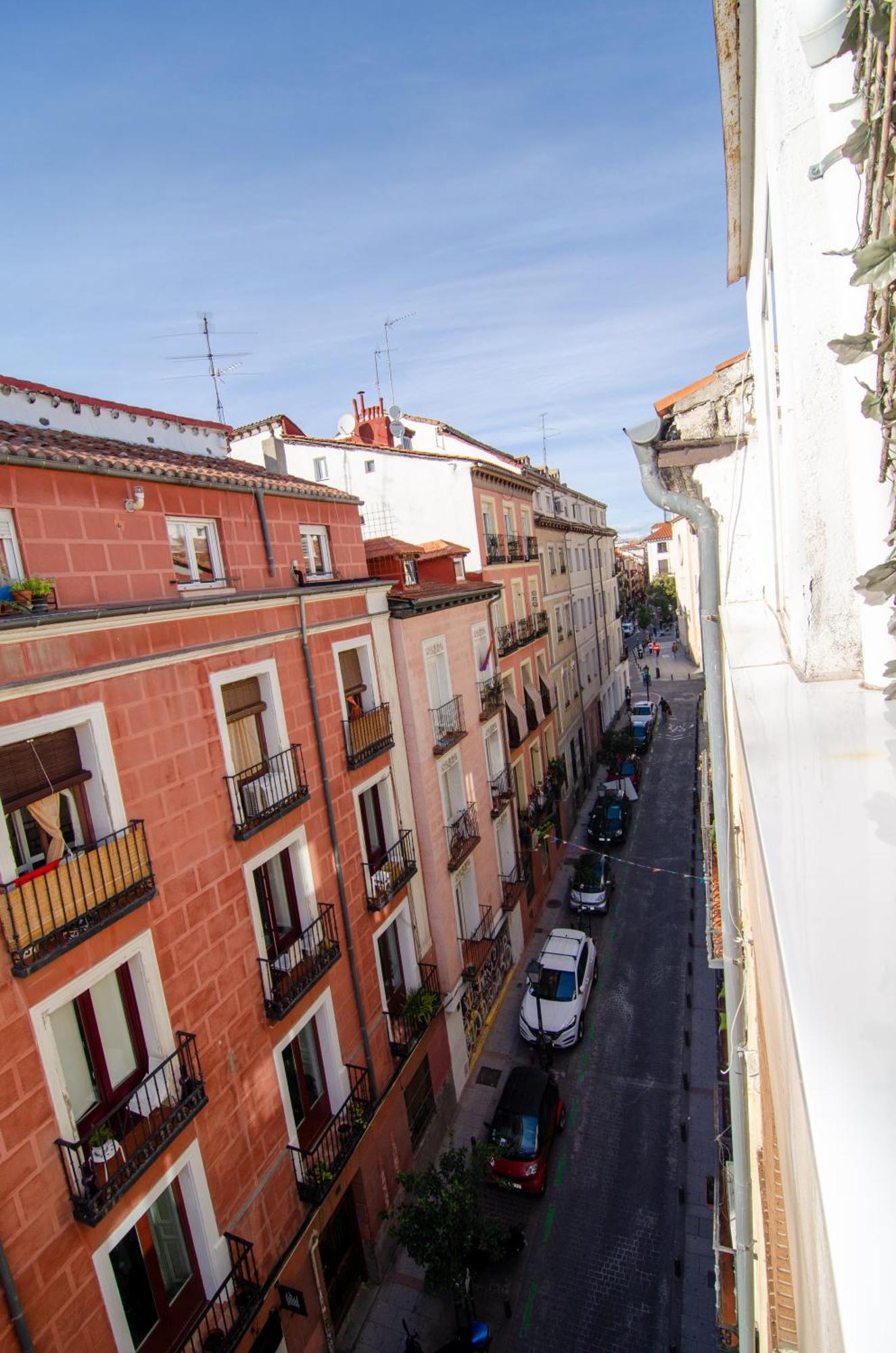Apartamento For Temporal Y Bonito Atico Con Terraza Val37
